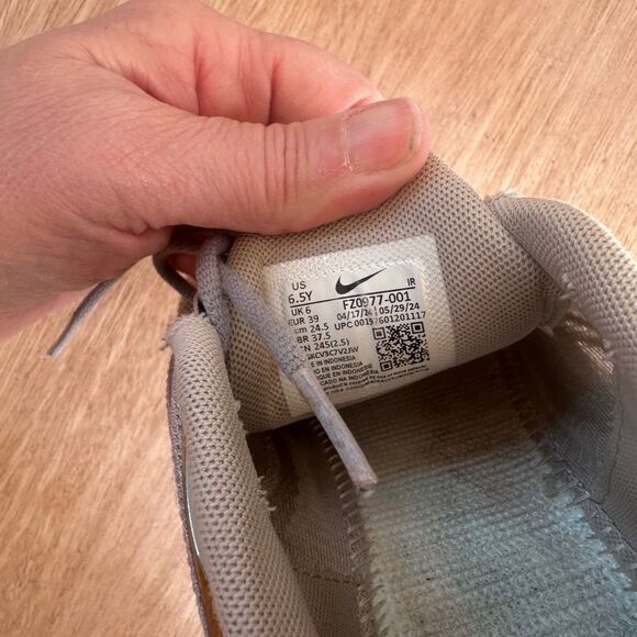 Nike Air Max Plus Tn GS Light Iron Ore Metallic Silver 6.5Y FZ0977-001 - Picture 5 of 6